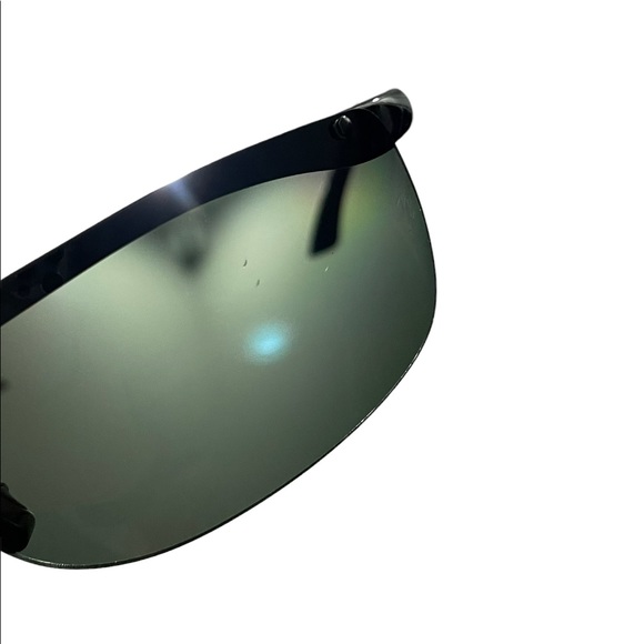 SOLD Polarized Ray-Ban Sunglasses - Picture 5 of 5